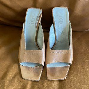 BCBG MAX AZRIA MADE IN ITALY LEATHER MULES HEELS SIZE 8B